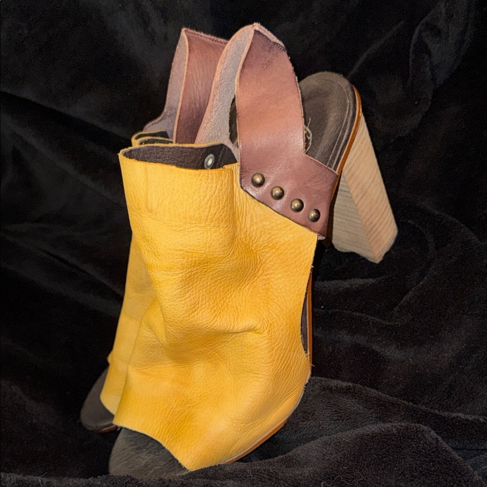 FP Movement by Free People Mustard and Chestnut Heels - Picture 6 of 12